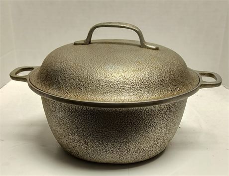 Century Silver Seal Hammered Cast Aluminum Dutch Oven With Lid