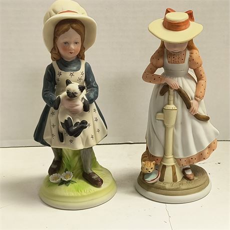 2 Holly Hobby Statues