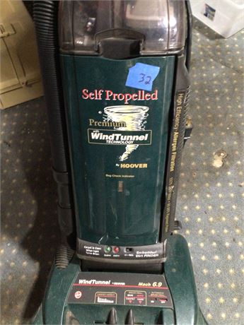 Hoover Wind Tunnel Self Propelled Vacuum - runs & works