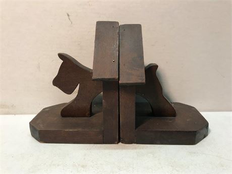 Dog in Doghouse Wood Bookends