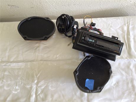Alpine Car Radio with Speakers