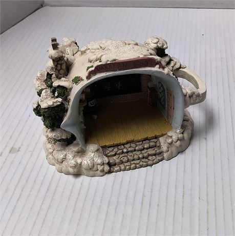 Enesco Tea Cup Village Figurine