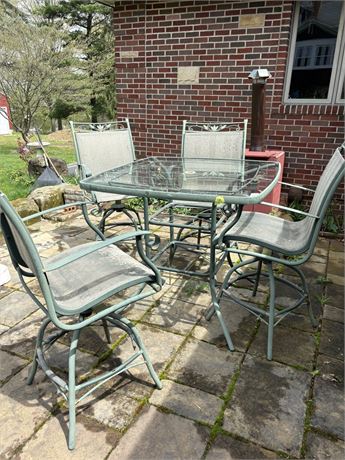 Outdoor Table and Chairs