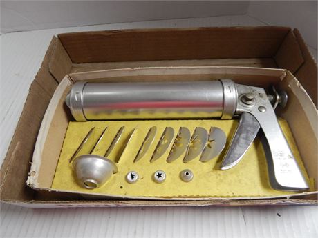 Vintage Wear-Ever Aluminum Cookie Press