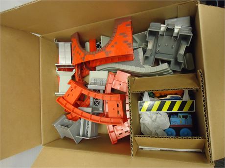 Lot Of Thomas The Train Tracks & Train Pieces