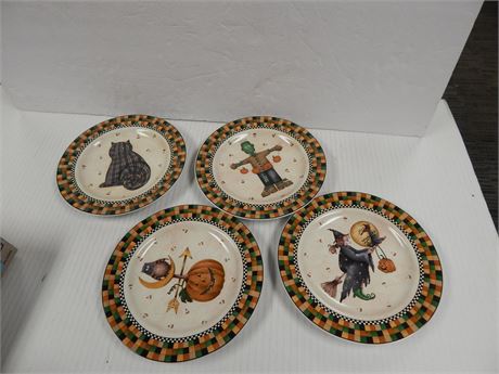 Lot Of Halloween Plates