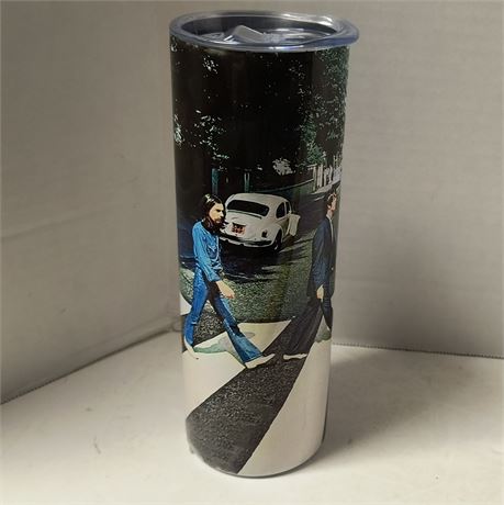 NEW Beverage Tumbler With Lid