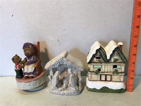 3 Music Boxes