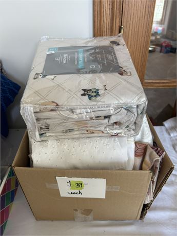 Sheets/ Bedding Lot