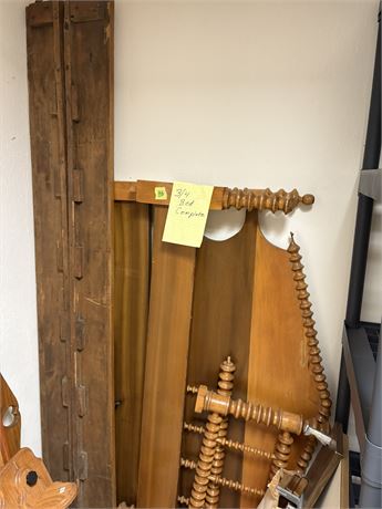 Antique Bed, 3/4 Size