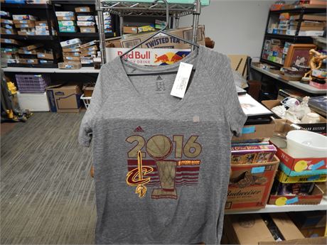 Cleveland Cavs V Neck Tee Shirt. Size XL