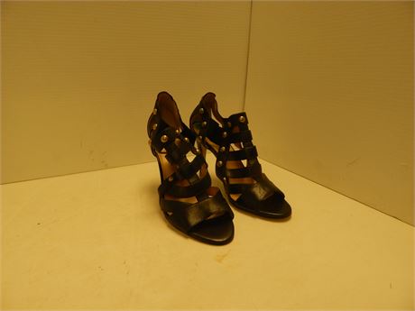 Boutique High Heel Shoes. Size 8