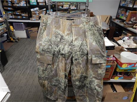 Due North Apparel Prairie Ghost Camouflage Pants. Size XLG
