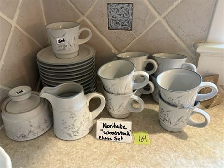 Noritake Woodstock Stoneware Set