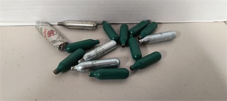 Lot of CO2 cartridges