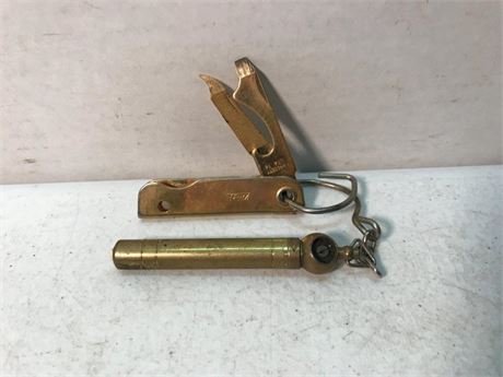 Trim Bassett Pocket Knife with Tire Pressure Gauge