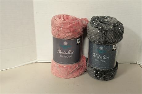 2 Comfort Bay 50in. x 60in Throw Blankets
