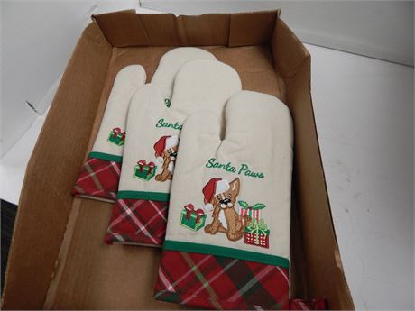 Flat Of Santa Paws Christmas Pot Holders