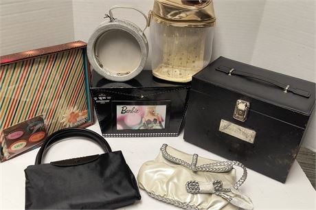 Flat Of Purses