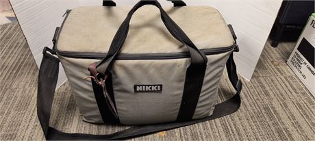 Vintage Magnavox Newvicon VHS Movie Camcorder & Nikki Carry Bag & More
