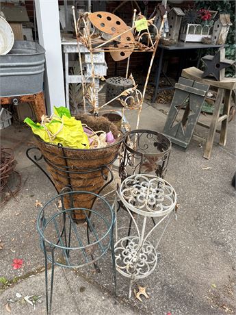 Flower Pot Stands, Decor