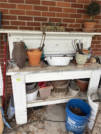 Variety Lot, Garden Table Display, Flower Pots, Decor
