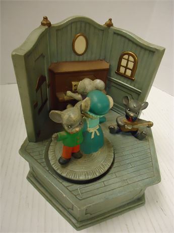 Vintage Scioto Molds Mouse Music Box