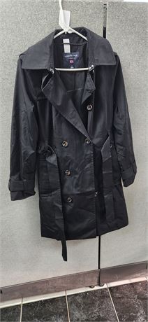 Vintage London Fog Trench Coat. Size Medium