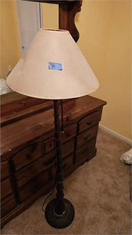 Dresser w/mirror,  standing floor lamp