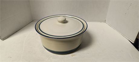 Pfaltzgraff Bowl With Lid