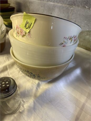 Bowls, Pyrex, Homer Laughlin