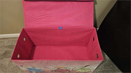 Collapsible princess toy box, floor mat.