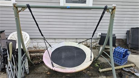 Large round yard swing