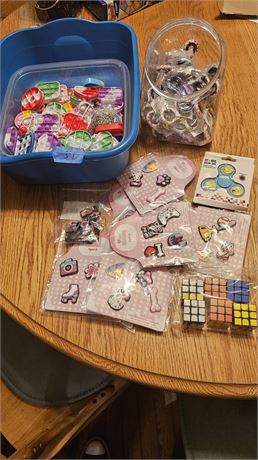 Fidgets, mini rubic, crock charms