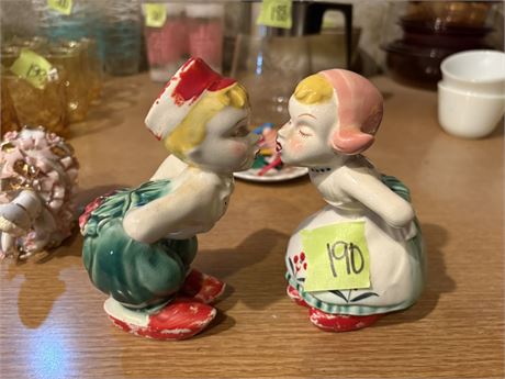 Kissing Dutch Figurines
