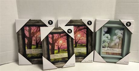 Flat Of Photo Frames