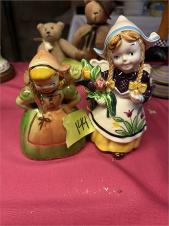 Dutch Girl Planters (2)