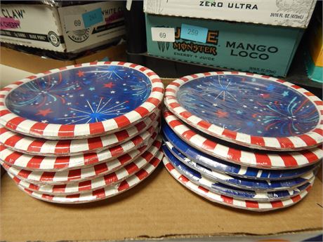 Lot Of 4TH Of July Decorations