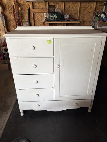 Vintage Child's Dresser