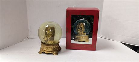 Home For The Holidays Snow Globe