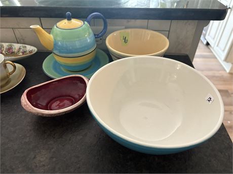 Teapot, Stoneware Bowls