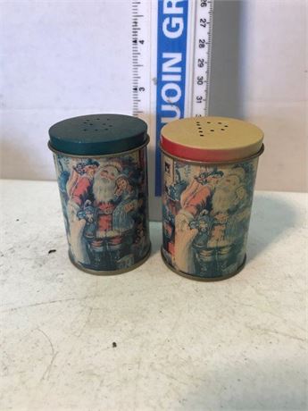 Santa Salt & Pepper Shakers