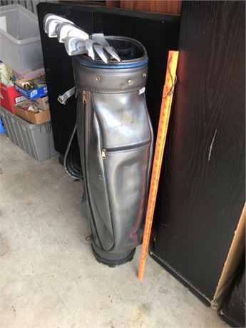 Golf Bag with Spalding Club Set