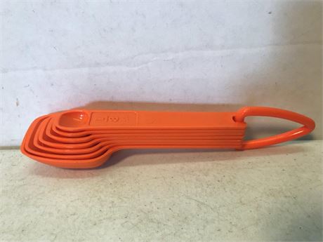 Tupperware Measuring Spoons