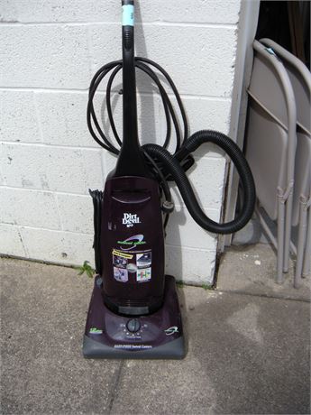 Dirt Devil Swivel Glide Vacuum