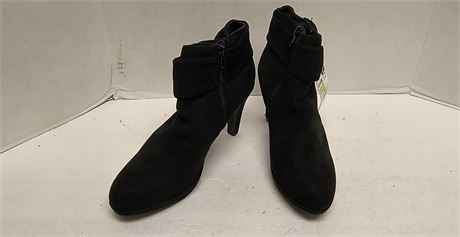 Black Women's Boots. Size 7 1/2