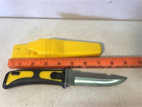 United Serrated Knife with Sheath