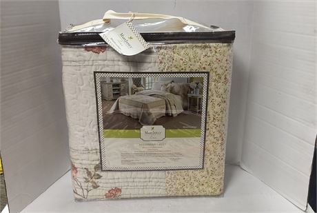 Mary Jane's Home Beadspread. Size Full