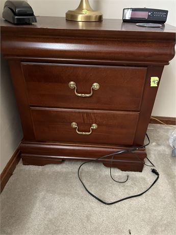 Nightstand (Matches Dresser Lot 40)