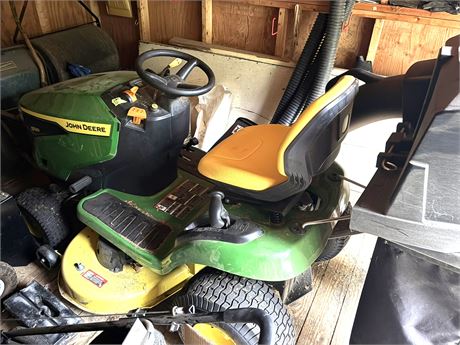 John Deere Tractor (Works good)